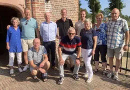 Bezoek de 2e kamer, een kerk, een molen of een begraafplaats