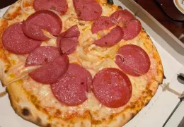 Nieuwjaarsborrel met pizza!