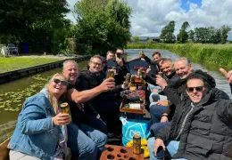 Ter land, ter zee en in de lucht!