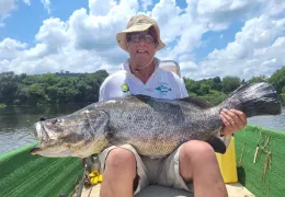 Vissen op de Nijl in Uganda