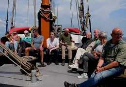 Wind in de snor!
