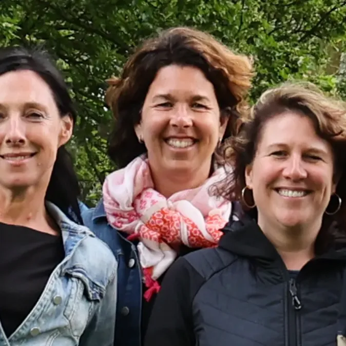 De dames van ons bestuur bieden zich aan