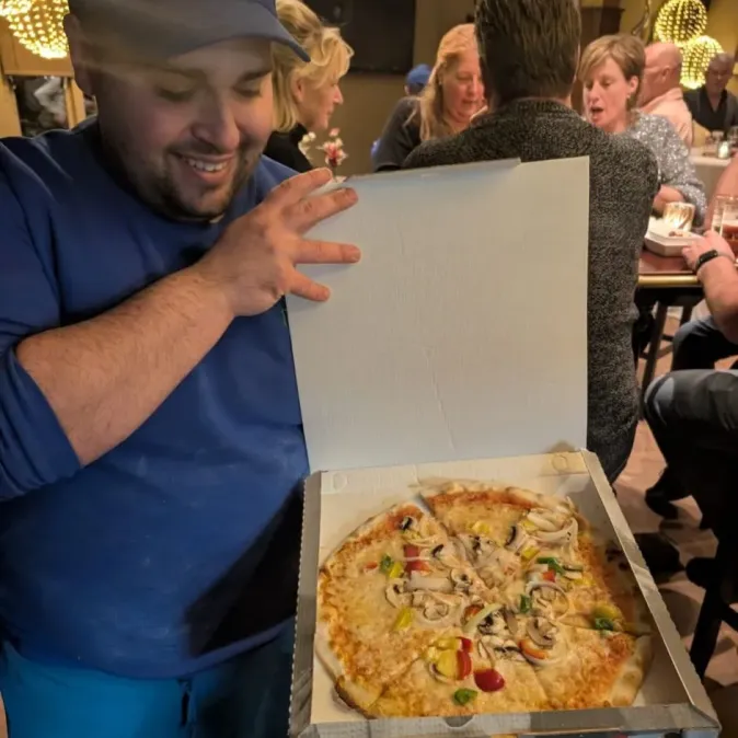 Nieuwjaarsborrel met pizza!